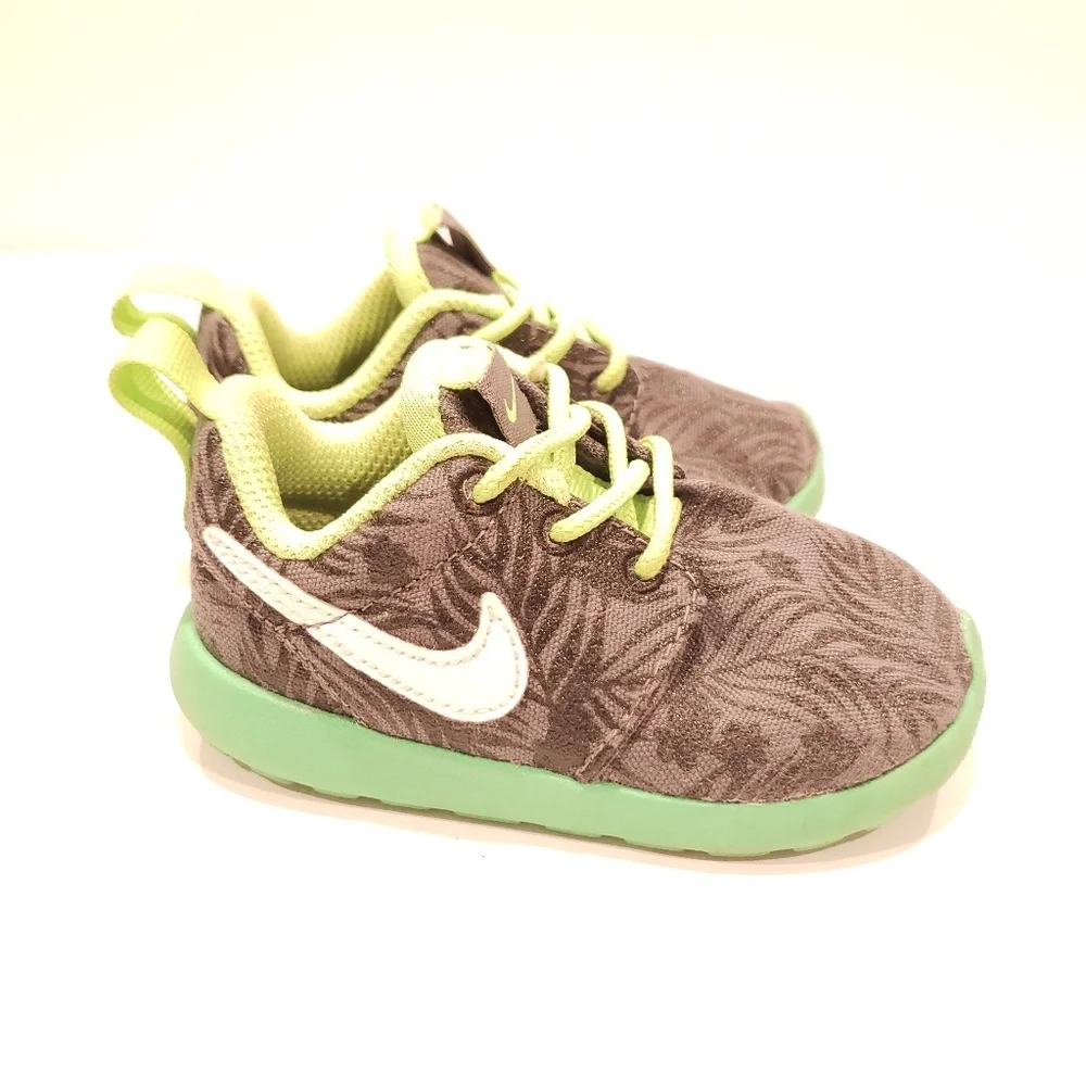 Nike roshe sneakers baby infant size 5 c 677783-003 neon green grey trop…